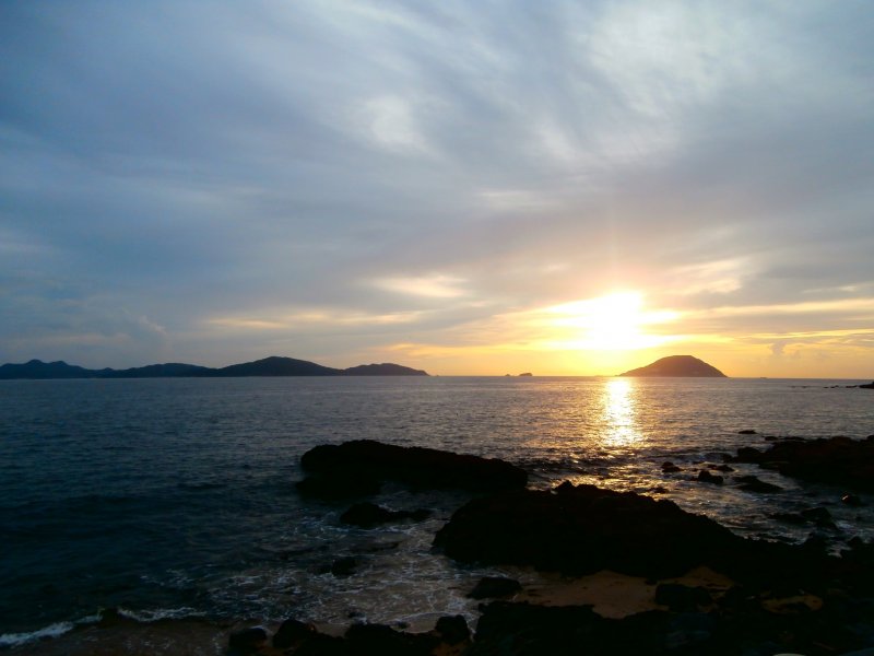 ภาพพระอาทิตย์สนธยาจากเกาะ