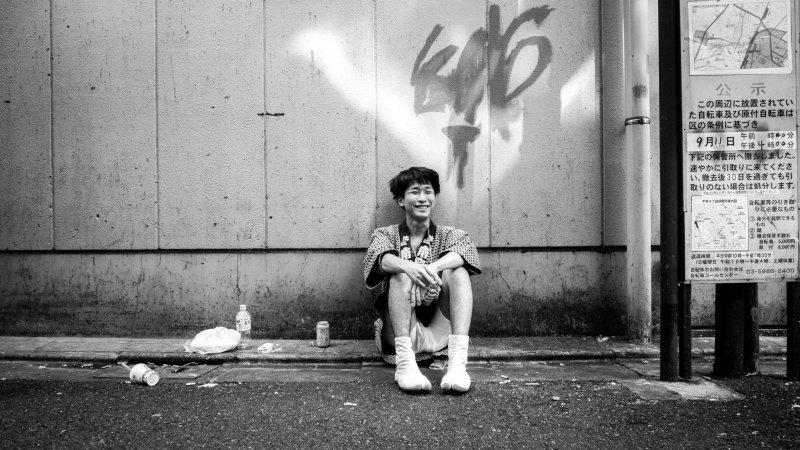 My first friend in Tokyo was my camera. I brought it with me everywhere, with an expectation of what Tokyo “should” look like: busy, stylish, high contrast, a bit blurry here and there, and monochrome.