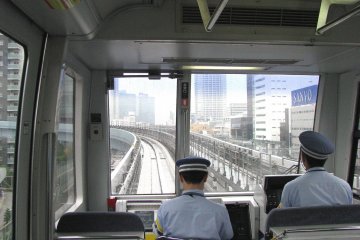 Поезд монорельсовой дороги, Токио
