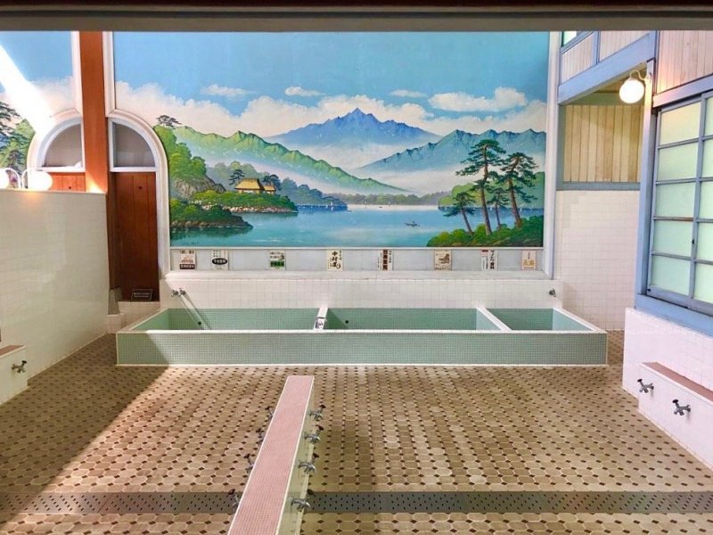 Detalles de la casa de baños pública "Kodakara-yu"