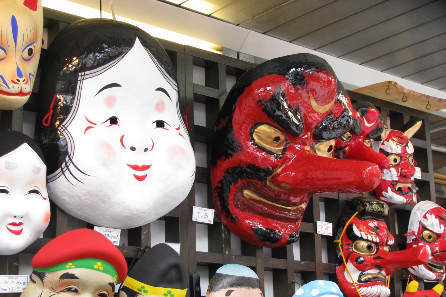 Сувенирные маски для фестиваля