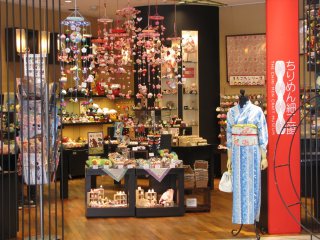 Магазин сувениров в Киото