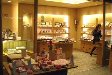 Магазин японских сладостей в Киото