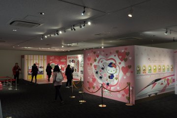 Kyoto Railway Museum: Hello Kitty shinkansen display