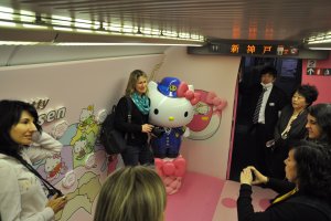 Hello Kitty Shinkansen: photo opportunities inside