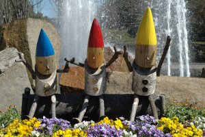 Woodland characters at the fountain at the entrance.