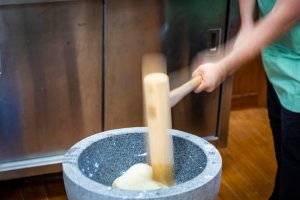 Pound your own Japanese sweets: kankoro mochi