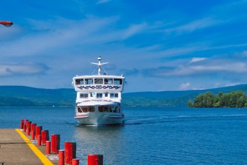 Lake Akan Cruise Boat
