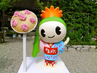 Beni chan, the adorable Yamagata mascot.