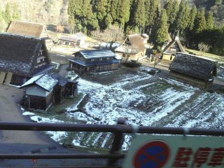 Desa Suganuma dari jendela Nohi Bus
