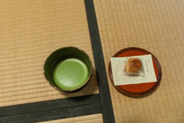 Soothing moments at Higurashi-tei tea hut