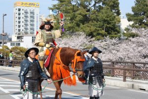 Tokugawa Ieyasu leads the Ieyasu Gyorestu parade.