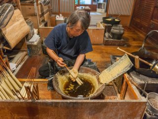 Japanese candle-making techniques have been passed down from the family to Mr. Taro Omori, 6th generation craftsman of Omori shop