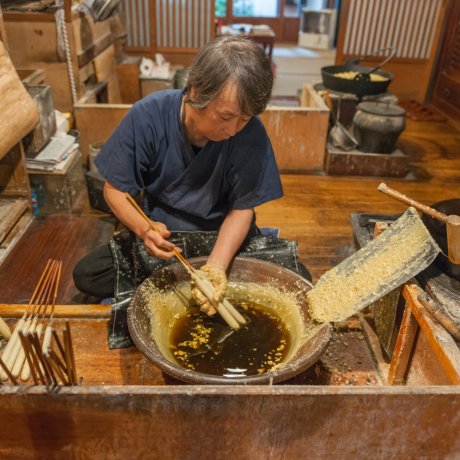 Hàng thủ công truyền thống còn tồn tại ở Ehime (Cửa hàng nến kiểu Nhật Omori)