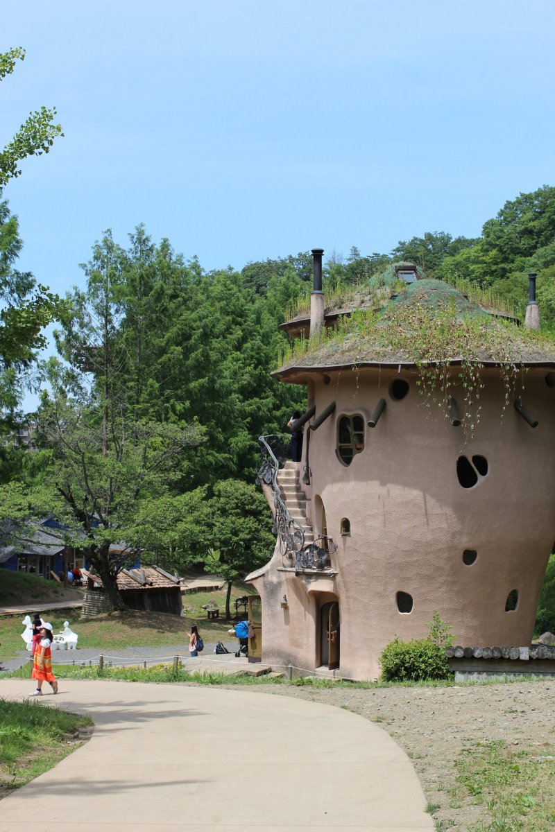 Once Saitama's best kept secret, the park is now famous and enjoys a steady stream of visitors.