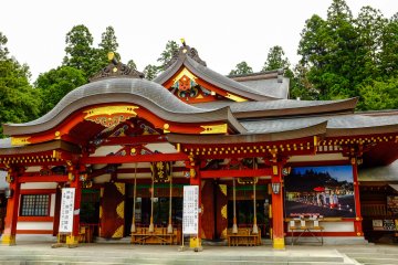 The impressive main hall is typical of all Hachiman Shrines
