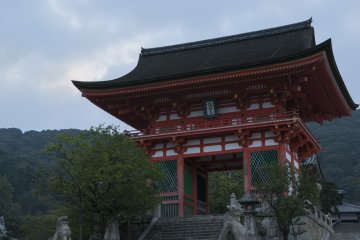 Dawn breaks over the temple's gate at Kiyomizu Kyoto
