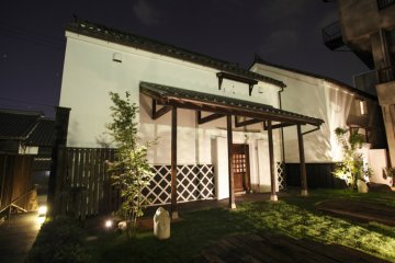 Romantic, historical Shikemichi by night!
