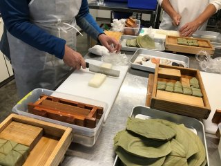 Making the square sushi shape