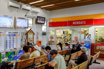 Waiting room and kiosk inside Kesennuma Station