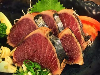 Thickly cut slices of bonito