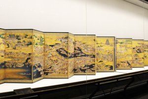 Multi-paneled byobu in Edo-Tokyo Museum