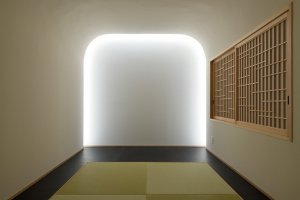 The ultra-minimalist meditation room 