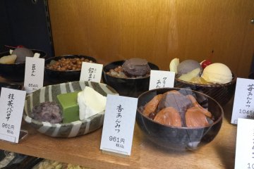 Classic Japanese sweets, on the left, the famous Matcha Bavarian C