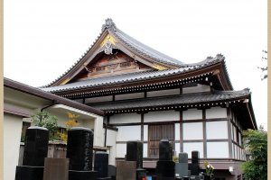 Храмы Японии имеют сдержанную цветовую гамму
