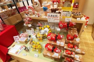 Акабэко и другие традиционные сувениры