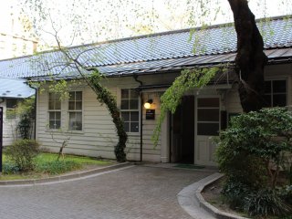 Formerly the Natural History, Physics and Chemistry Lecture Rooms of Sendai Medical College〈Tohoku University Administration Building 3 〉