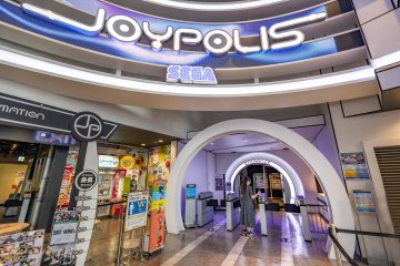 Joypolis entrance