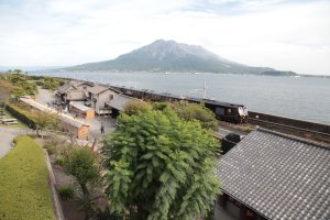Seven Stars Kyushu passing by Sakurajima