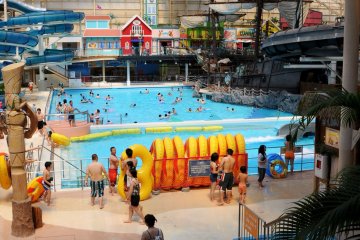 Fukushima's Spa Resort Hawaiians