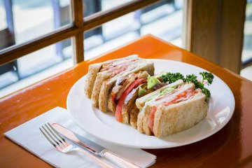 Clubhouse Sandwich (Graham Bread)