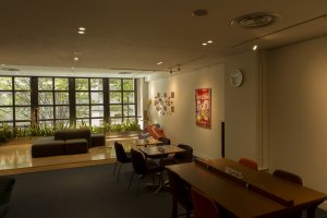 Marunouchi Café SEEK in Chiyoda is a small contemporary space which has a calming atmosphere