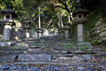 While “The Golden Temple” featured in the game "Ghost of Tsushima" doesn't exist in the real world, fans speculate that it may be modeled after a temple called "Banshoin" in Izuhara.