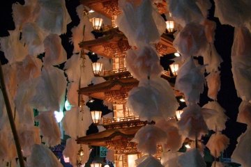 Mando lantern decorated with cherry blossoms