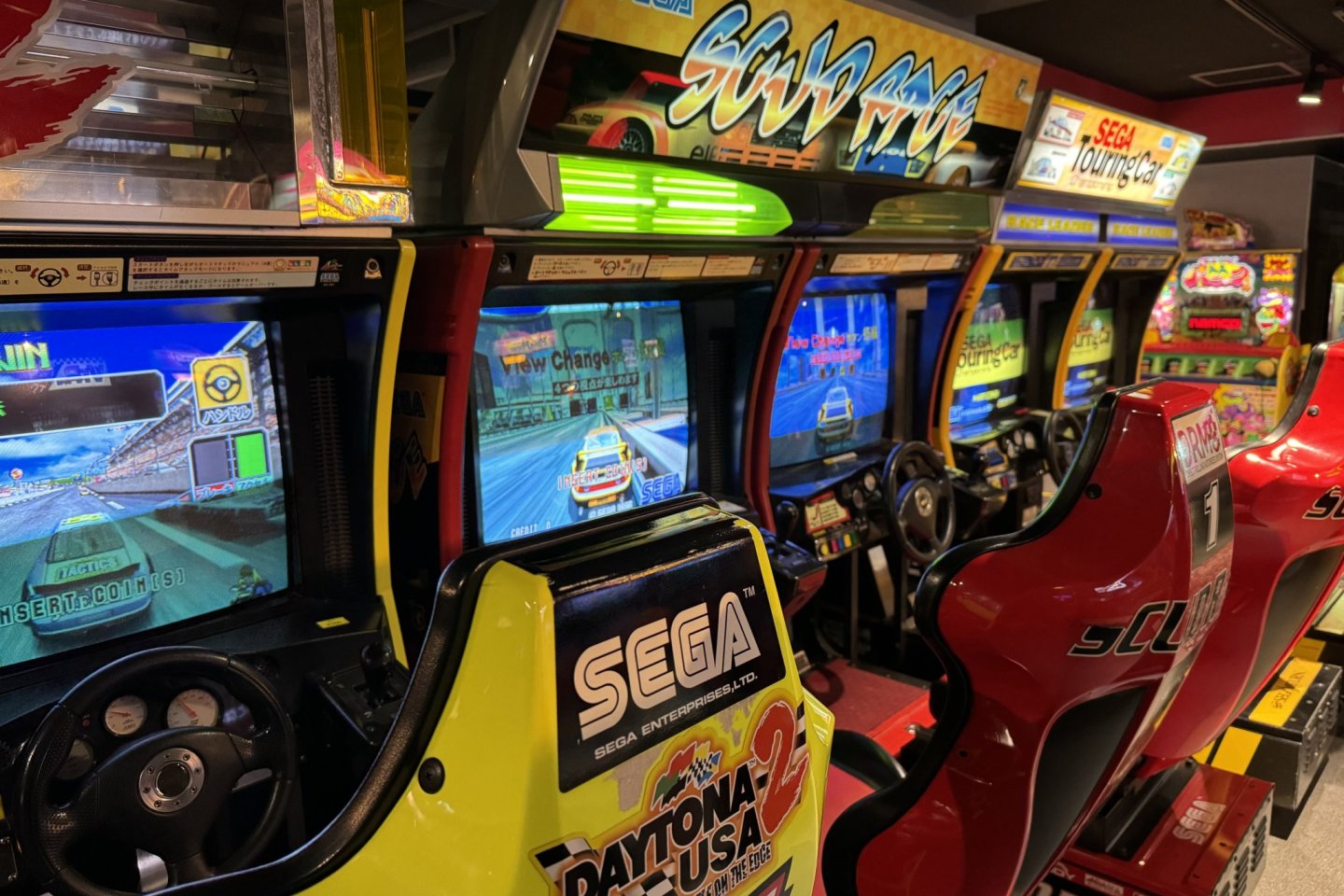 Find classic arcade racers like Daytona, Scue Race and Sega Touring Car at RETRO:G