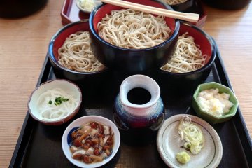 Unpacked tower of soba for 1 person at Osukuni
