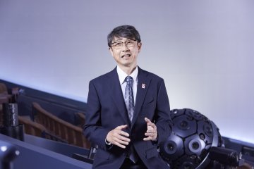 Katsuki Yoshioka, Deputy Director of the Osaka Science Museum