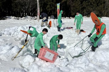 Tsunan Snow Carrot Digging Competition