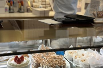 Pastries at Ogawaken can be taken home to enjoy