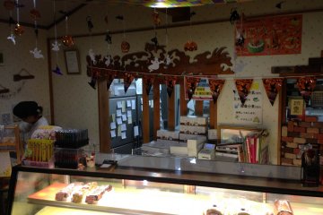 <p>The shop isn&#39;t terribly big but has many freshly baked items on display at any time</p>
