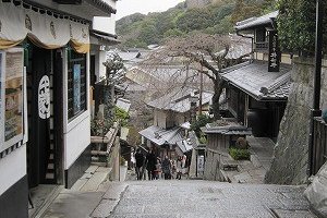 San-nen-zaka, which leads down to Yasaka Shrine in Gion Kyoto