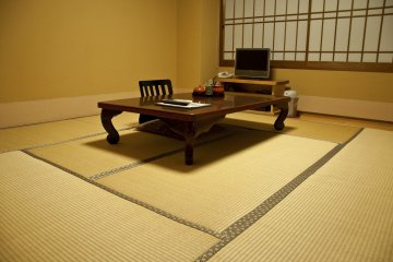 <p>ห้องพักที่สวยงามแบบดั้งเดิมของญี่ปุ่น: เรียบง่ายและสะดวกสบาย</p>