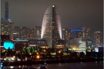 夜幕下的横滨，灯光装饰很有用心