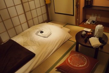 <p>The beautifully traditional ryokan&nbsp;room.</p>