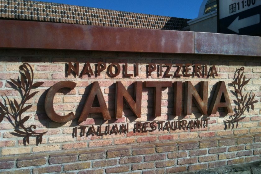Dining at Catina, you might feel you are having a nice meal in Napoli, Italy.