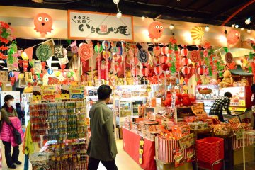 <p>Next to the museum is a souvenir shop selling takoyaki-related merchandise!&nbsp;</p>
